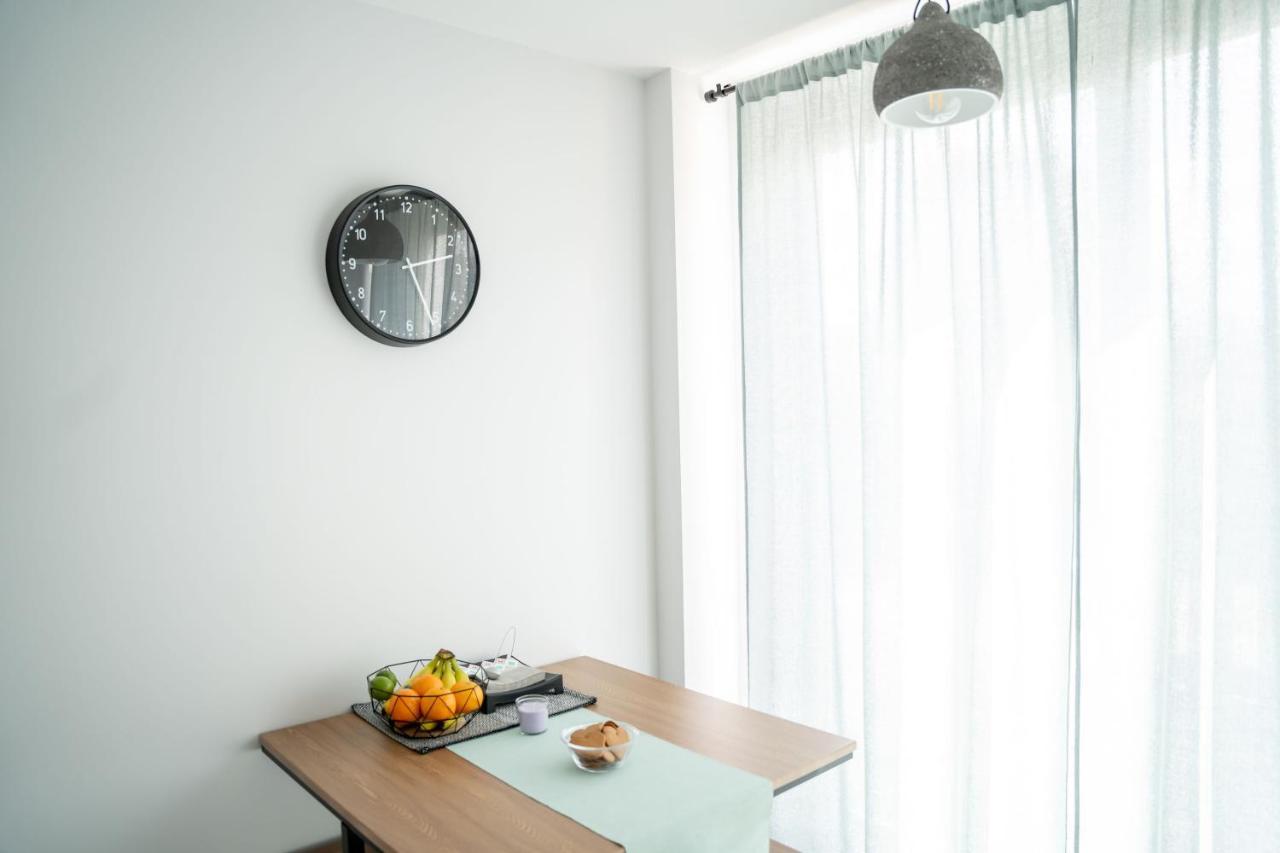 Luxurious Two Bedroom Apartment With Private Parking Perth Bagian luar foto