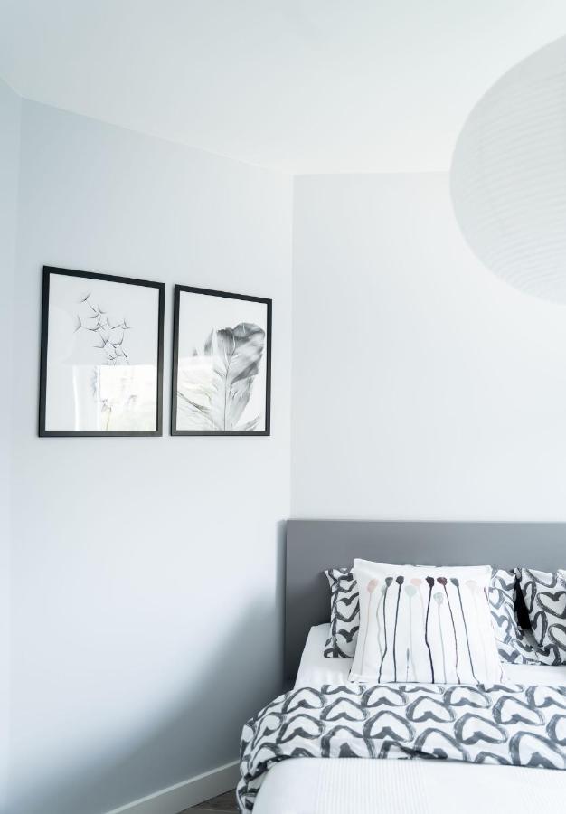Luxurious Two Bedroom Apartment With Private Parking Perth Bagian luar foto