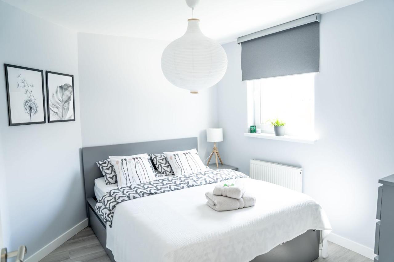 Luxurious Two Bedroom Apartment With Private Parking Perth Bagian luar foto