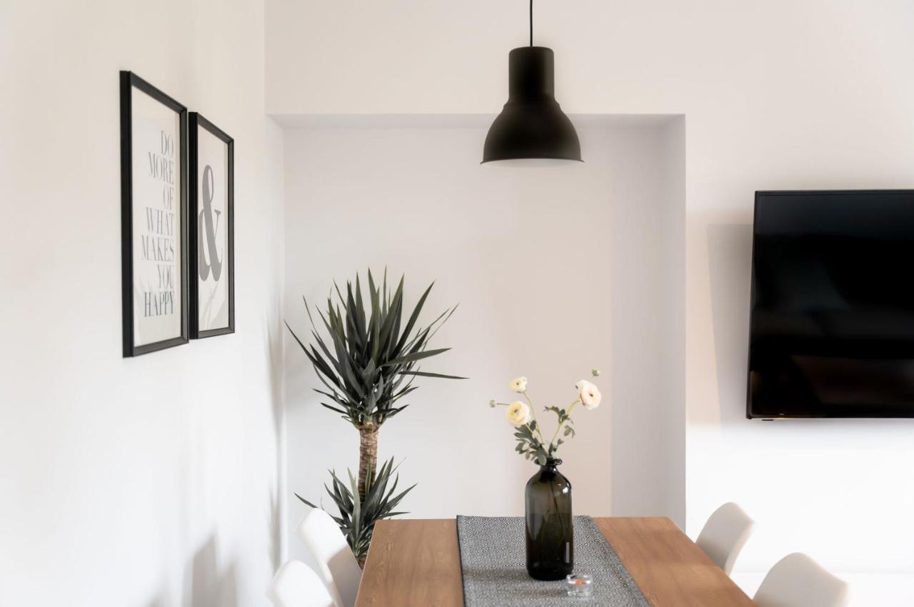 Luxurious Two Bedroom Apartment With Private Parking Perth Bagian luar foto