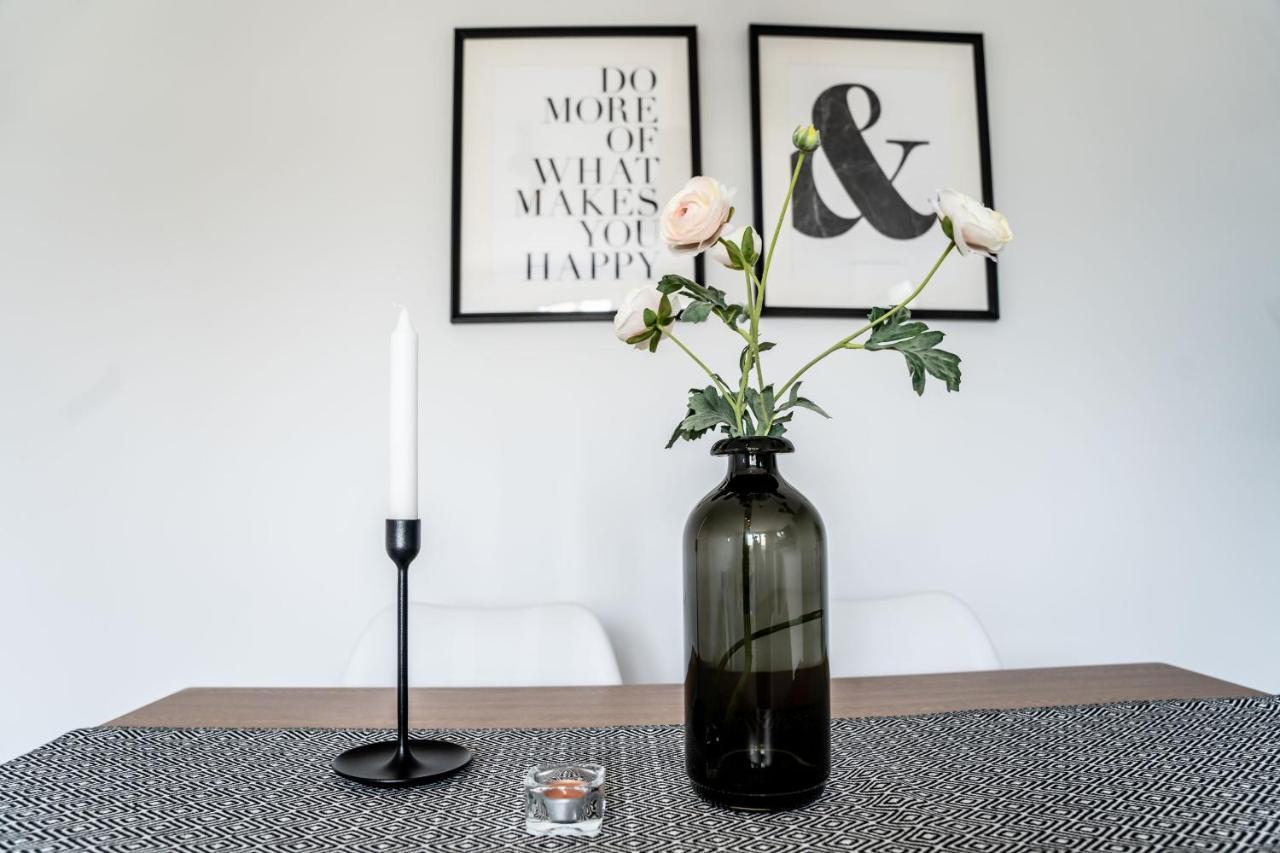 Luxurious Two Bedroom Apartment With Private Parking Perth Bagian luar foto