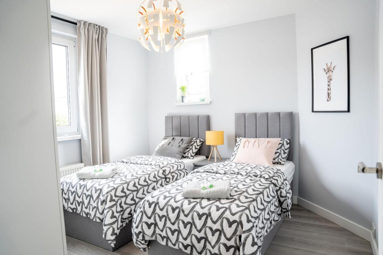 Luxurious Two Bedroom Apartment With Private Parking Perth Bagian luar foto